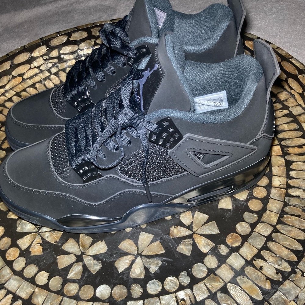 Jordan 4 black cat